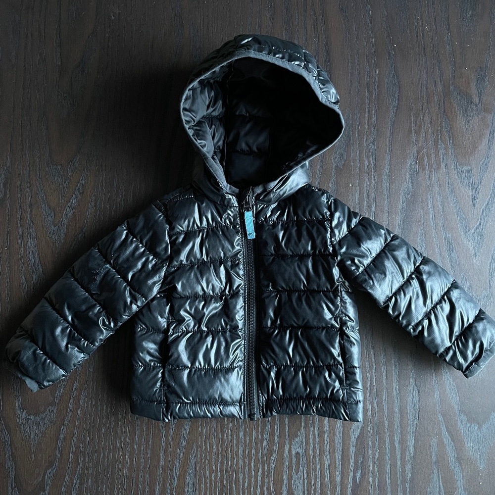Black lightweight puffer jacket